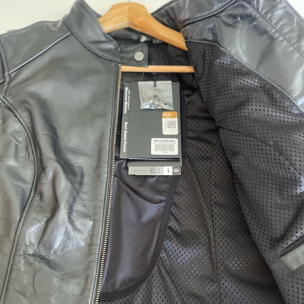 Harley-Davidson® Women's Cafe Racer Leather Jacket 98019-23VW Sz Large